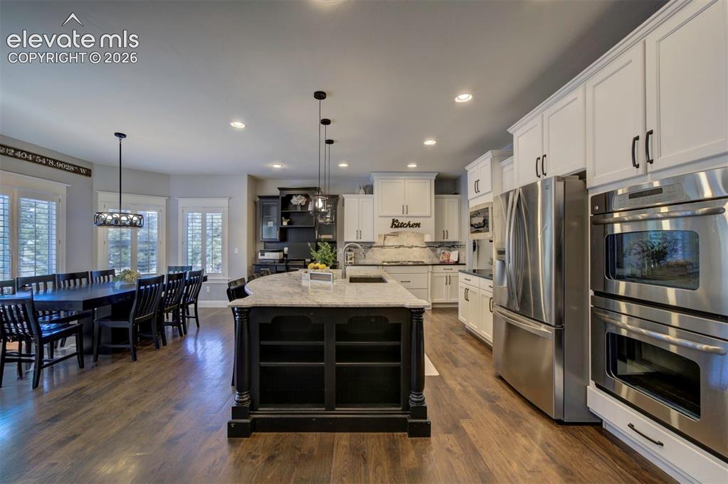 Image 3 of 44: Eat-in Kitchen