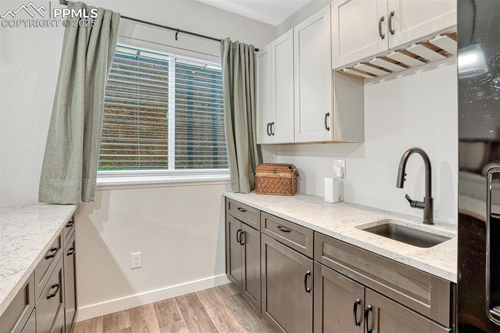 Image 11 of 37: Kitchen