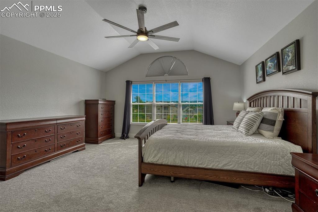 Image 22 of 37: Bedroom