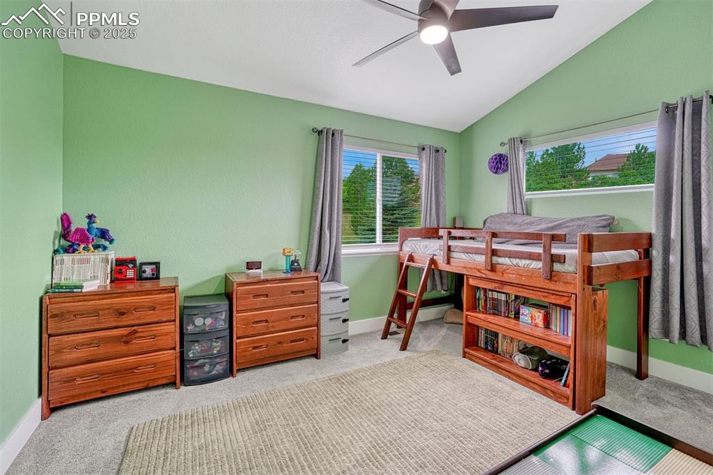 Image 26 of 37: Bedroom