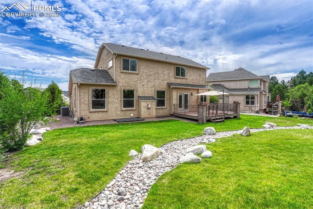 Image 34 of 37: Back of Structure