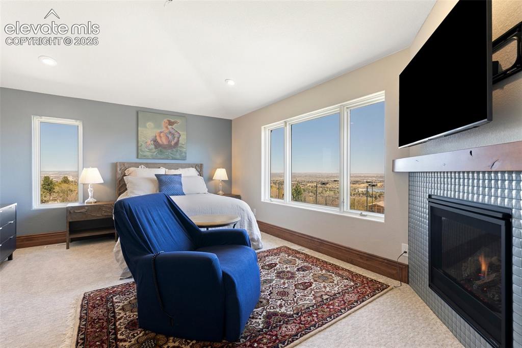 Image 50 of 50: Separate Apartment with elevator entrance