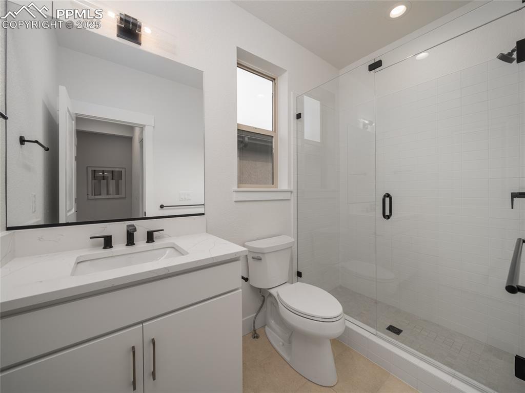 Image 24 of 31: Bathroom