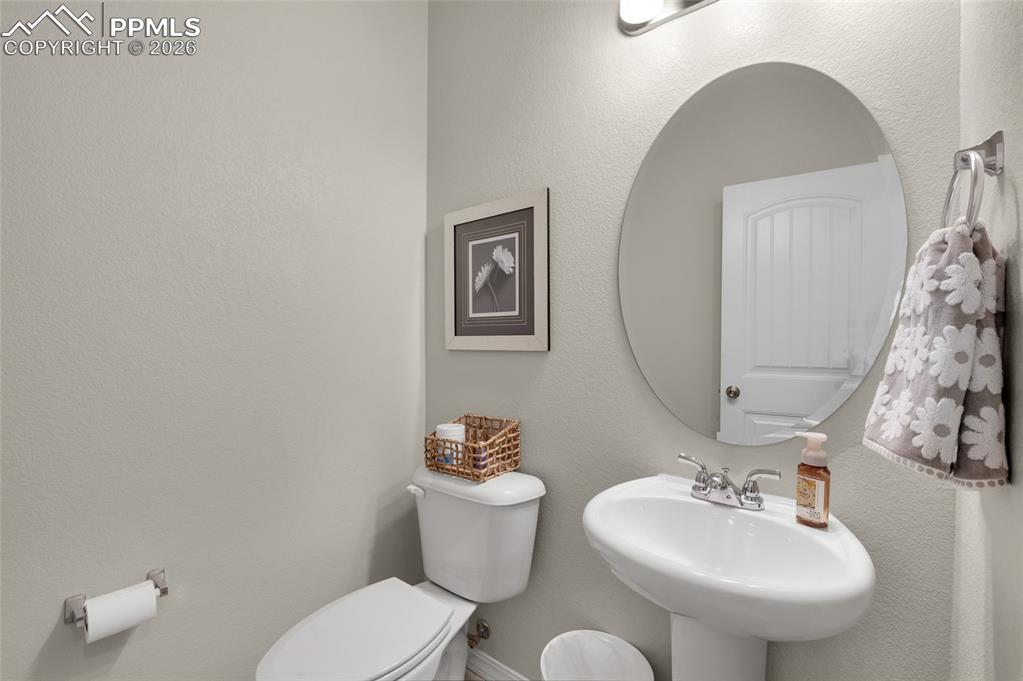 Image 17 of 39: Bathroom