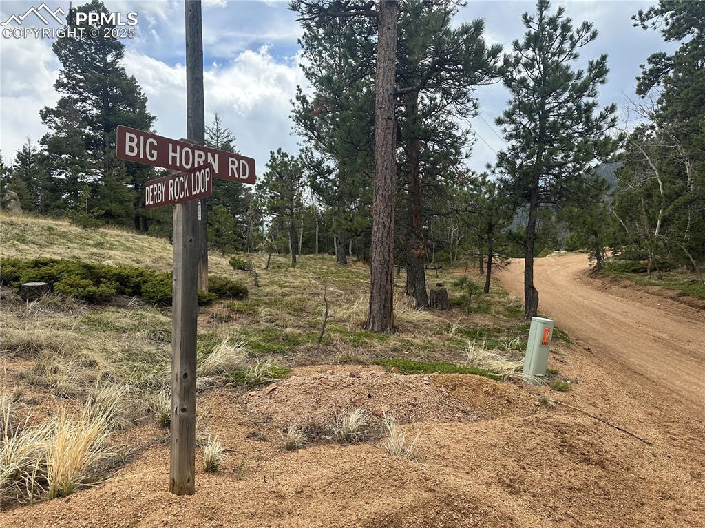 Image 14 of 20: Cross streets as you approach the lot