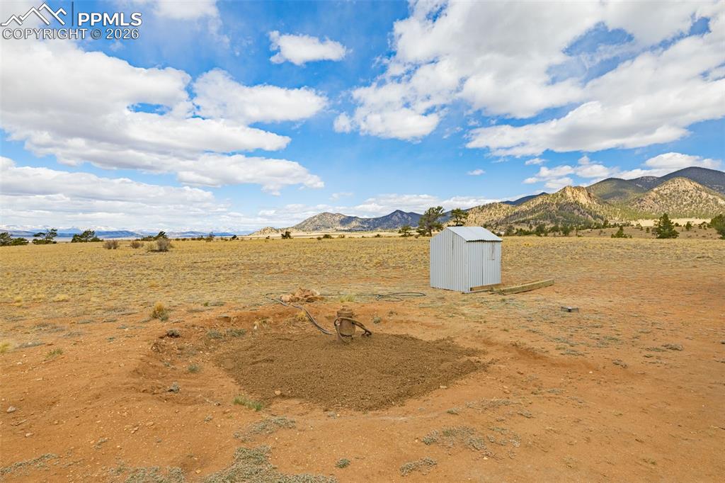 Image 17 of 18: Yard