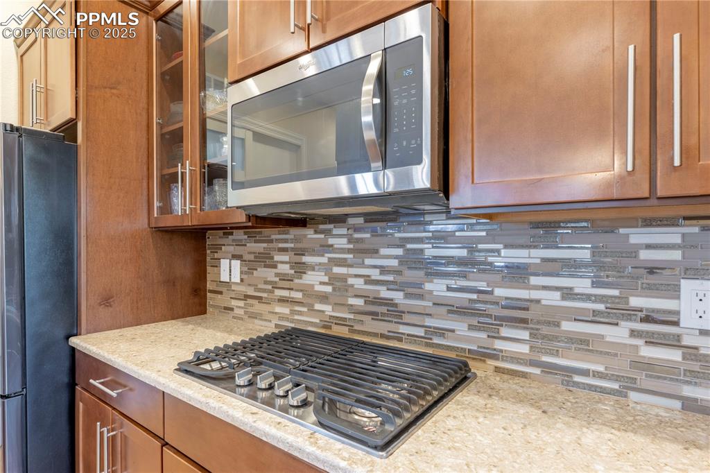 Image 10 of 41: Kitchen