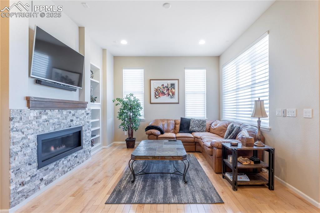 Image 6 of 41: Living Room