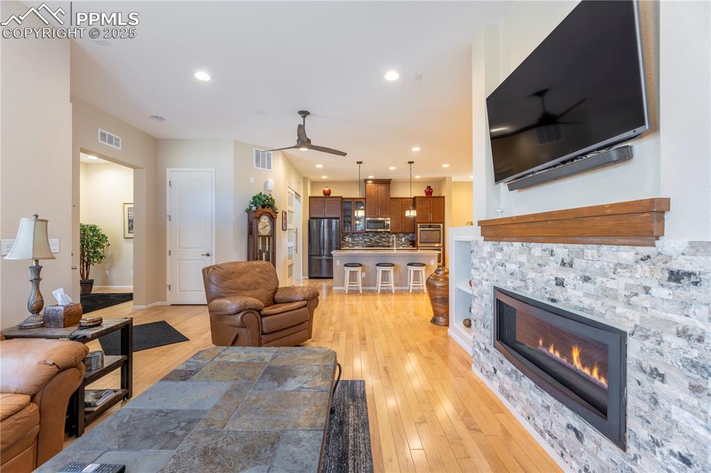 Image 7 of 41: Living Room