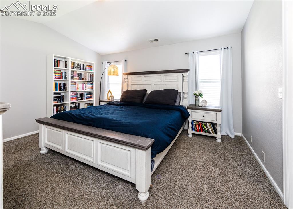 Image 14 of 28: Bedroom