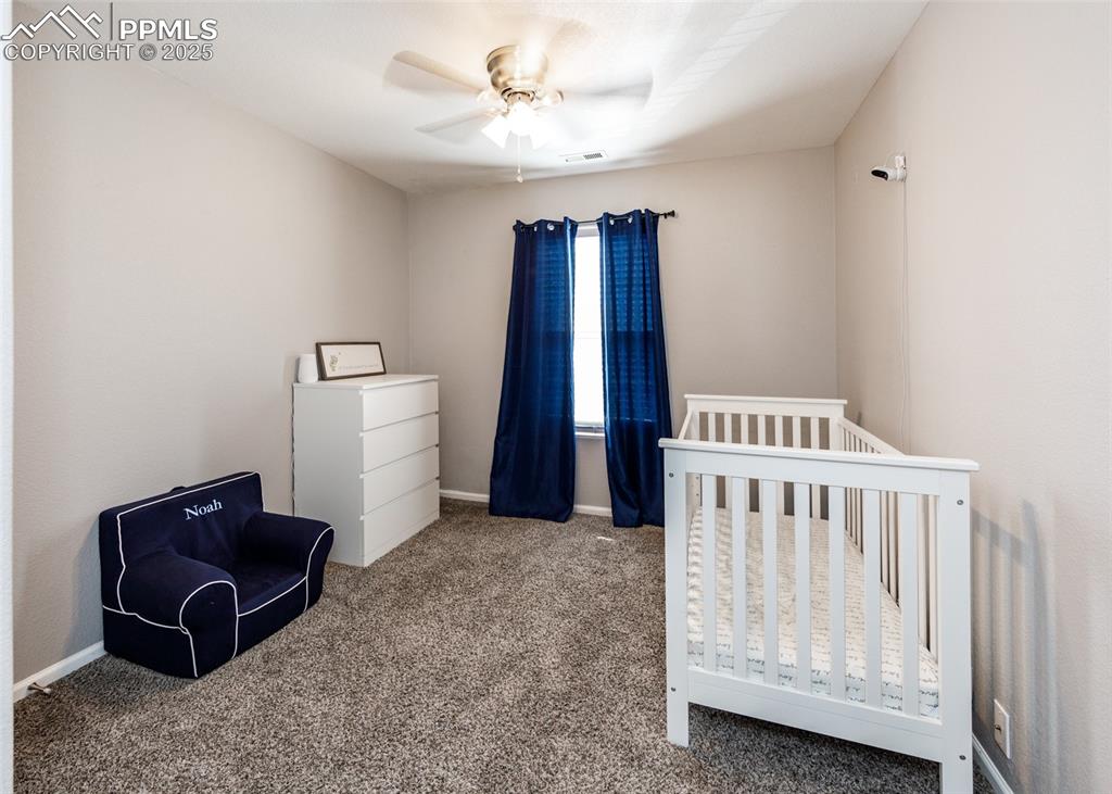 Image 18 of 28: Bedroom