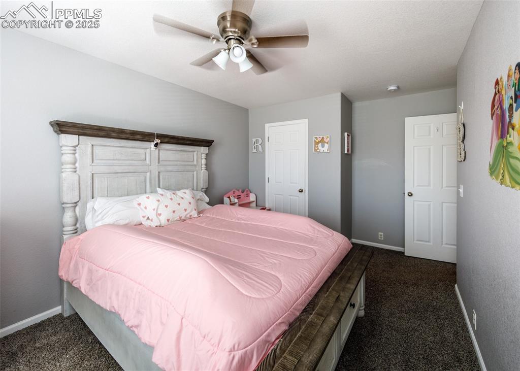 Image 21 of 28: Bedroom