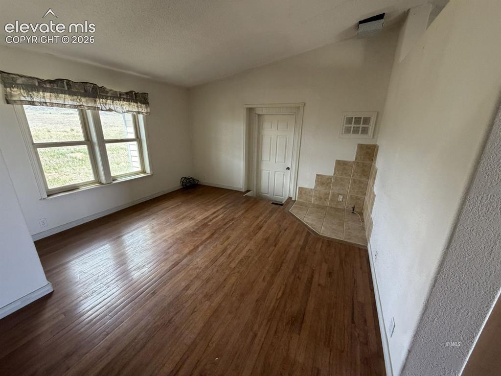 Image 6 of 19: Living Room