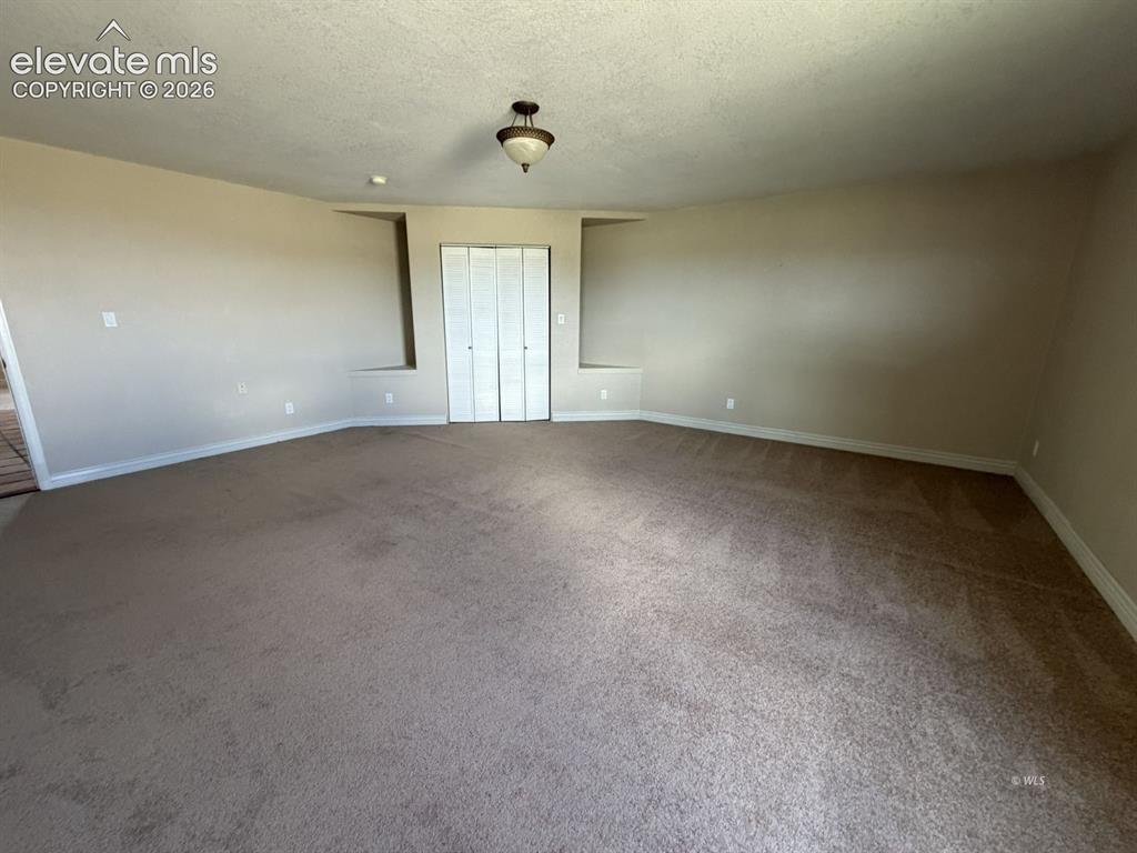 Image 8 of 19: Bedroom