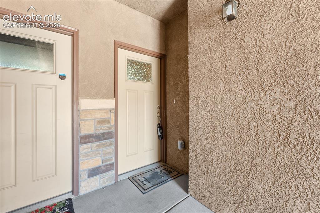 Image 4 of 34: Entry