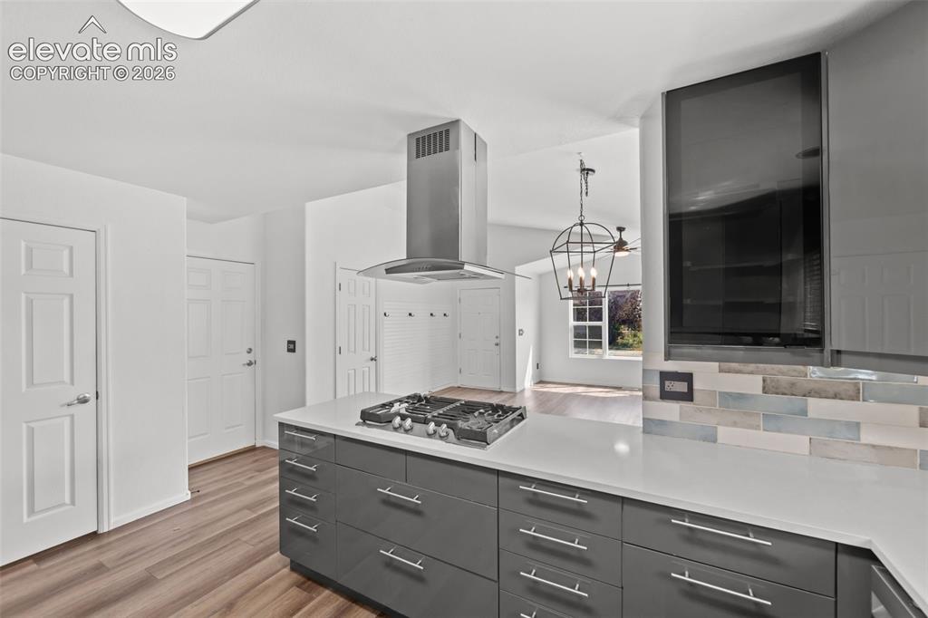 Image 10 of 37: Kitchen