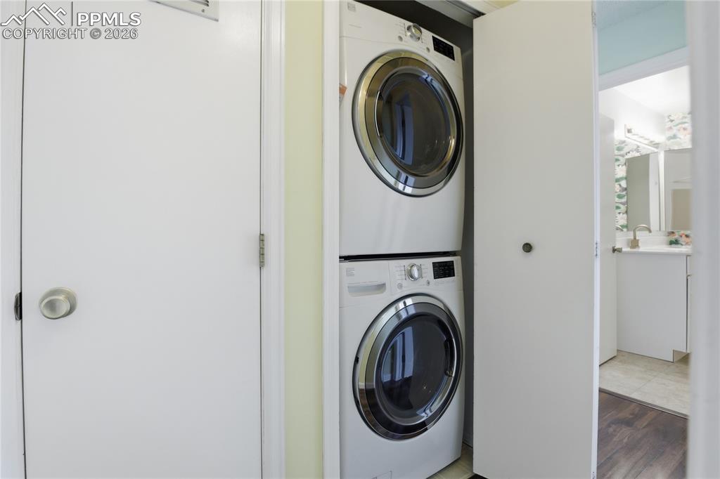 Image 15 of 24: Laundry