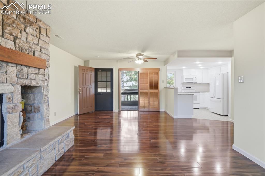 Image 3 of 24: Living Room