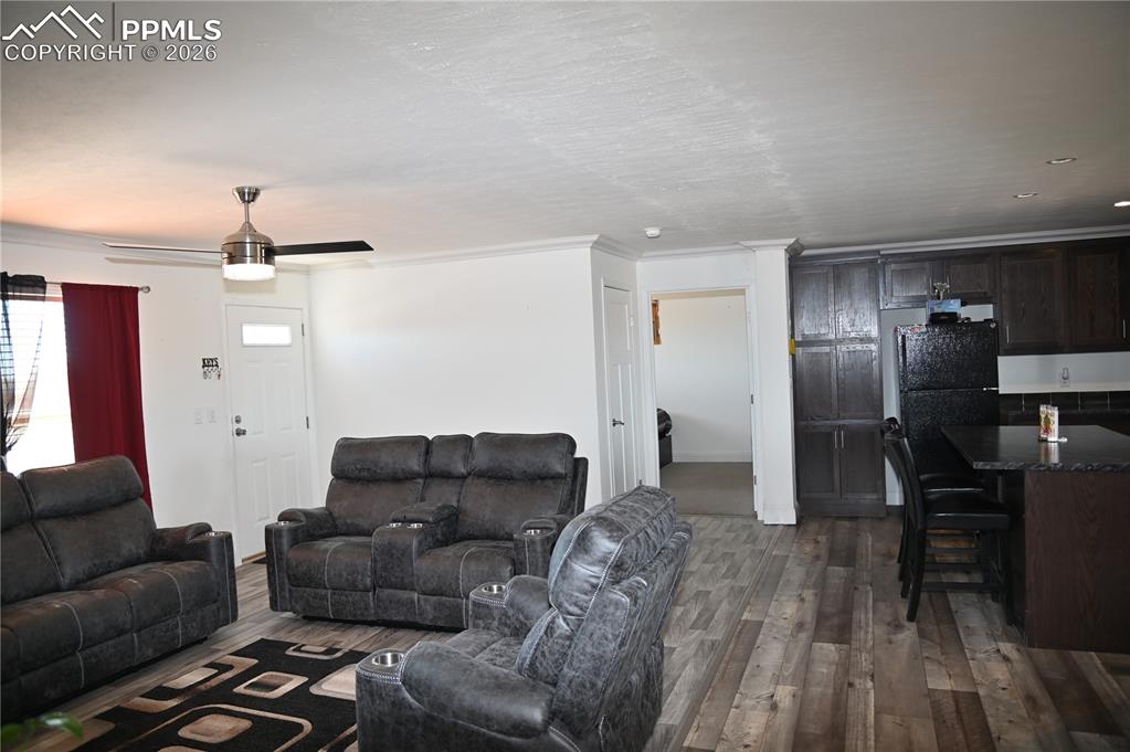 Image 17 of 50: Living Room