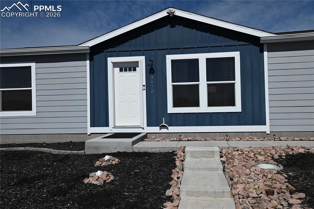 Image 3 of 50: Entry