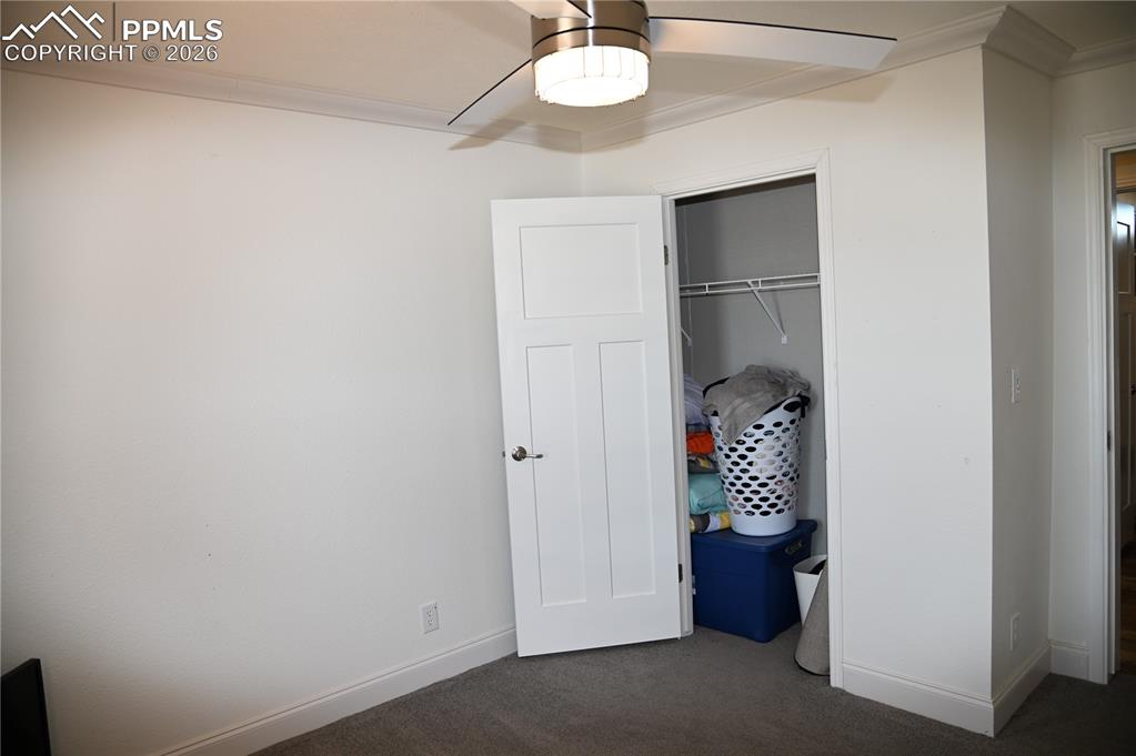 Image 35 of 50: Bedroom