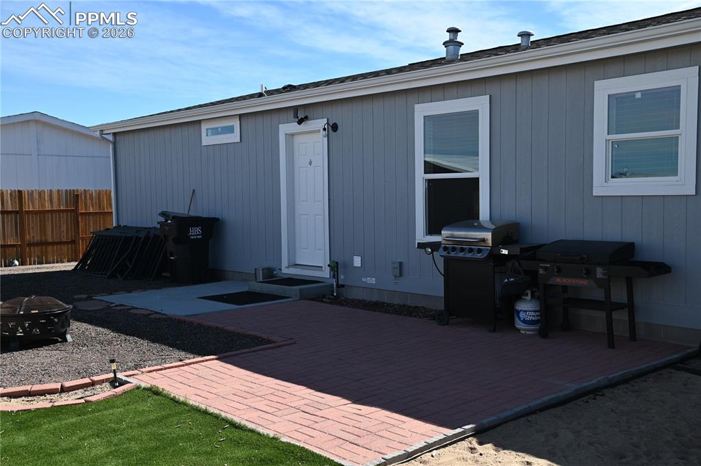 Image 48 of 50: Back of Structure