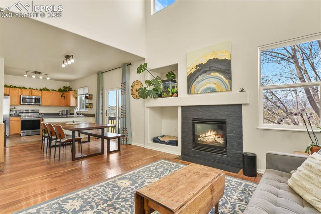 Image 6 of 30: Open Floor Plan