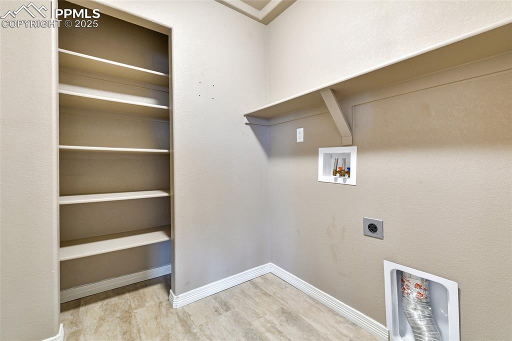 Image 30 of 35: Upstairs laundry room