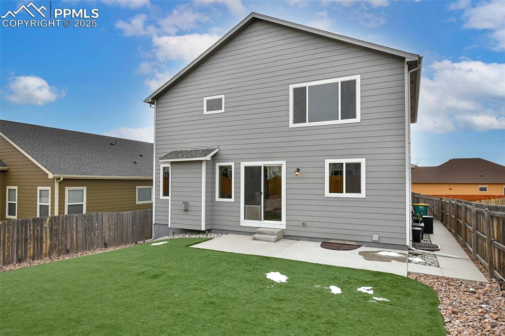 Image 33 of 35: Back of Structure