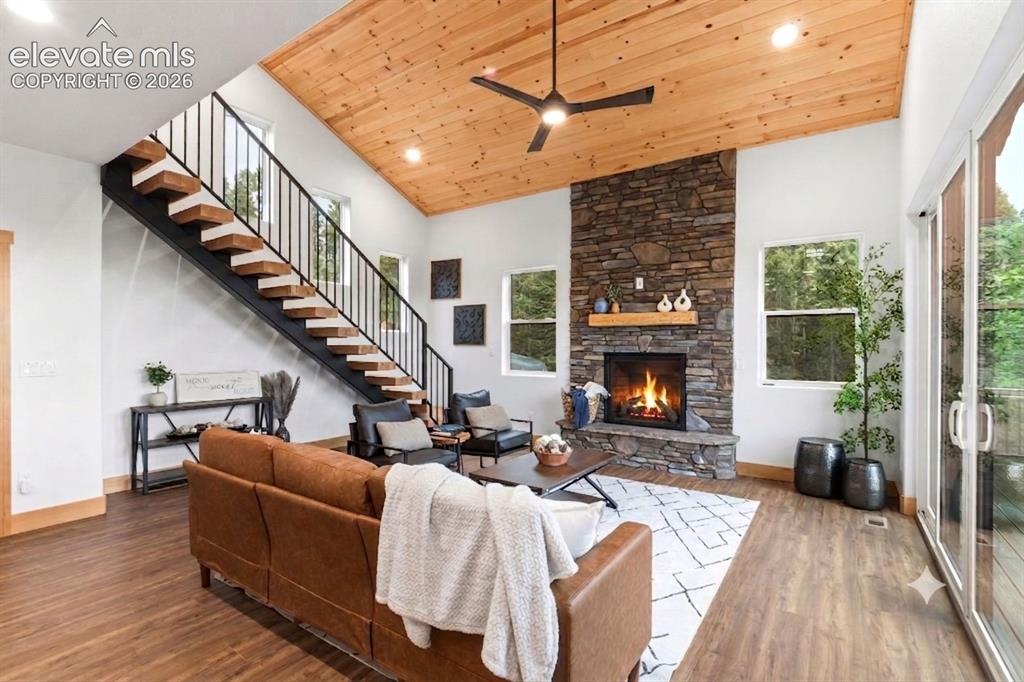 Image 12 of 46: Living Room