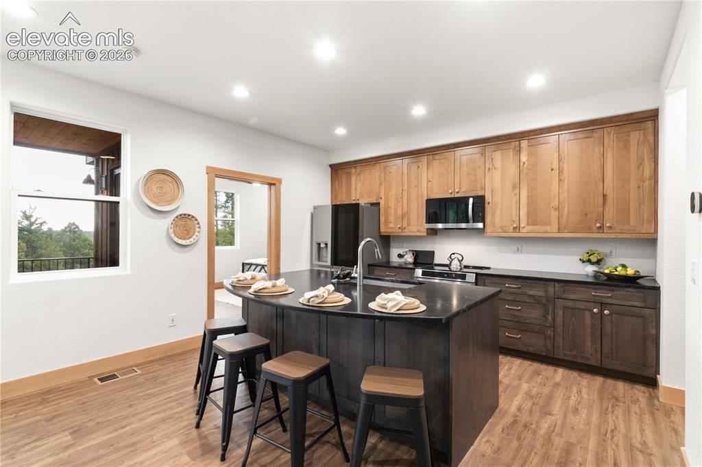 Image 18 of 46: Kitchen