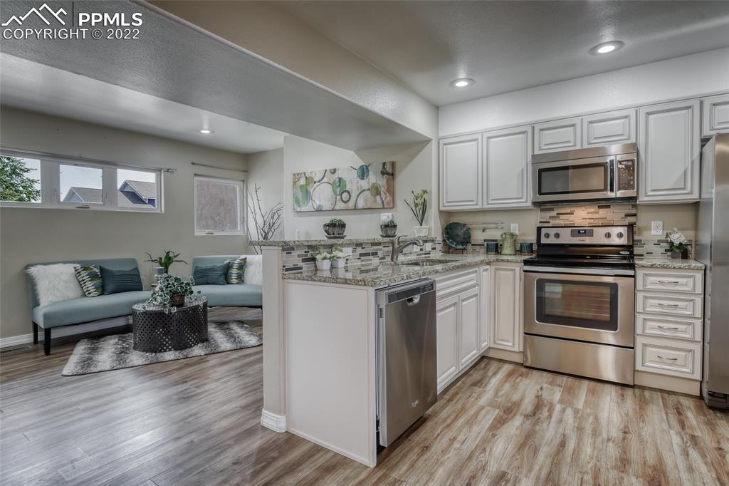 Listing 6889306, Image 17 of 43