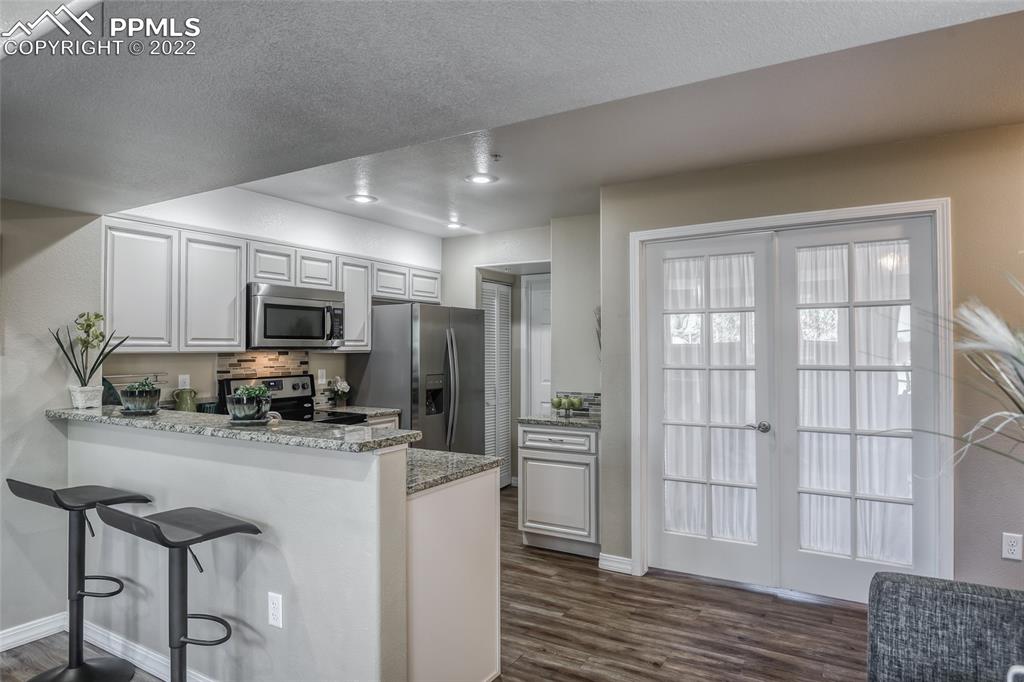 Listing 6889306, Image 18 of 43