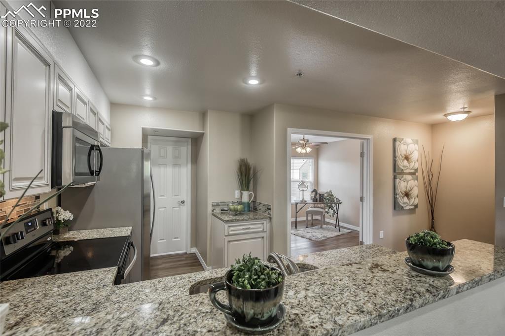 Listing 6889306, Image 20 of 43