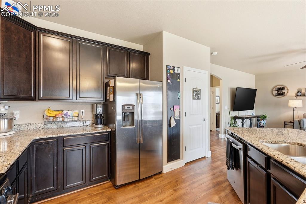 Image 14 of 48: Kitchen