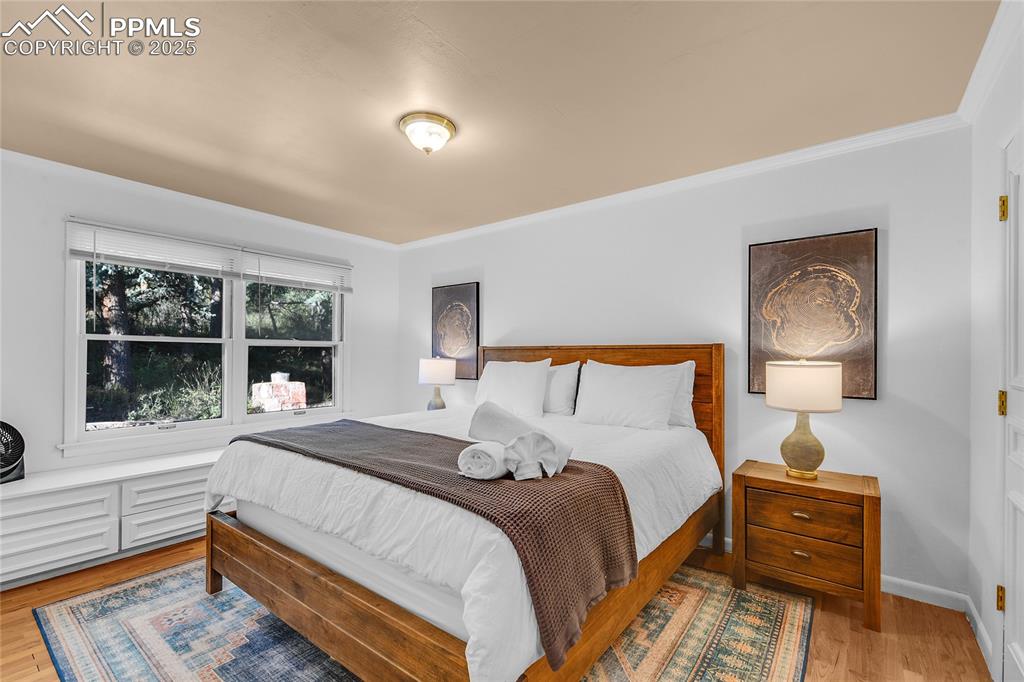 Image 12 of 33: Bedroom