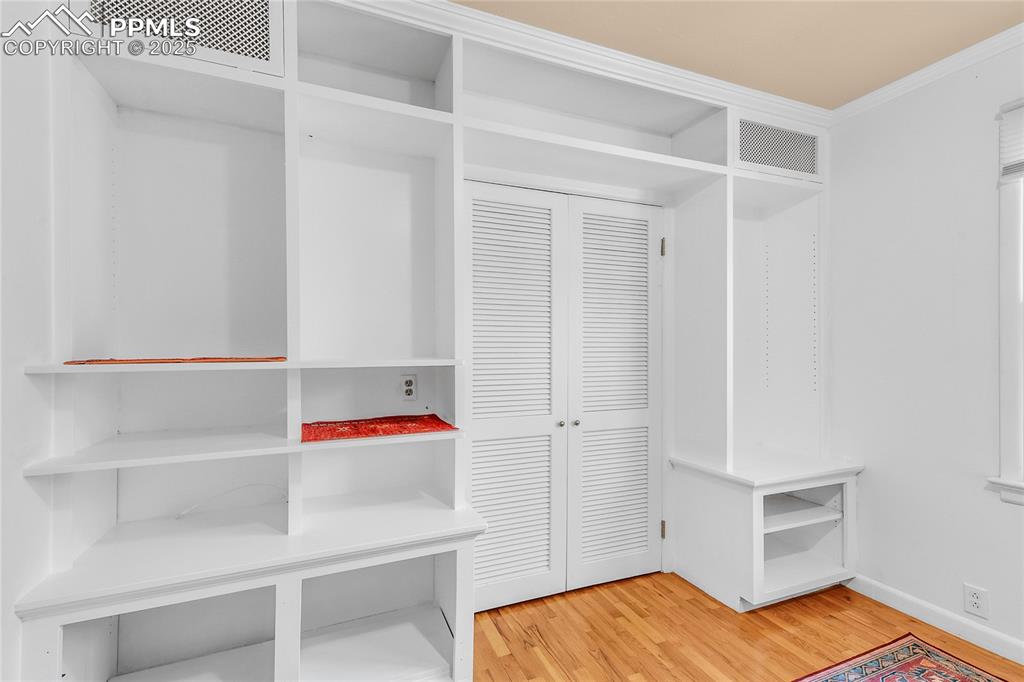 Image 9 of 33: Mud Room