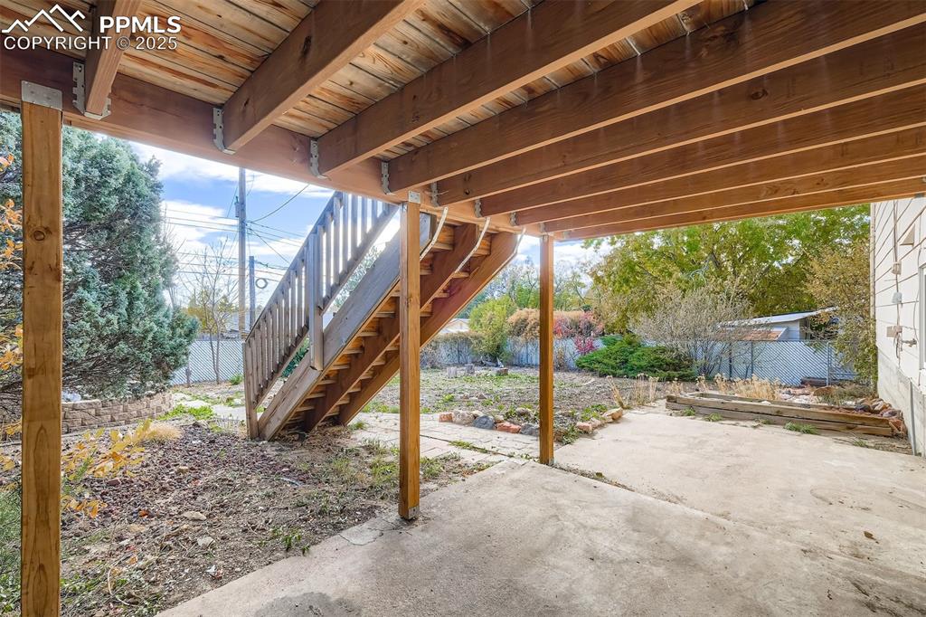 Image 23 of 26: Patio