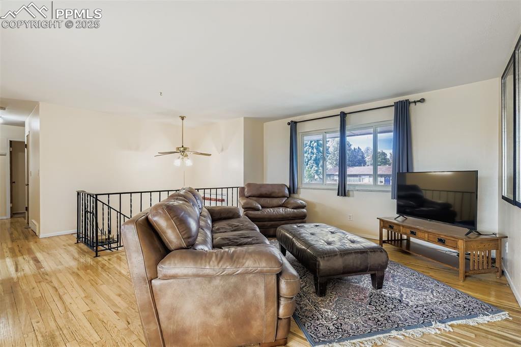 Image 4 of 26: Living Room