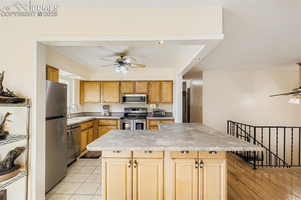 Image 6 of 26: Kitchen