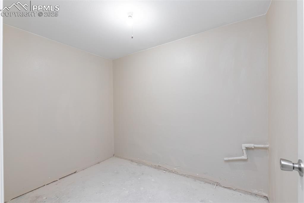 Image 23 of 35: View of unfurnished room