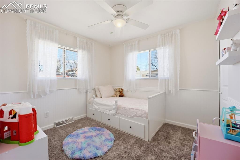 Image 14 of 42: Bedroom