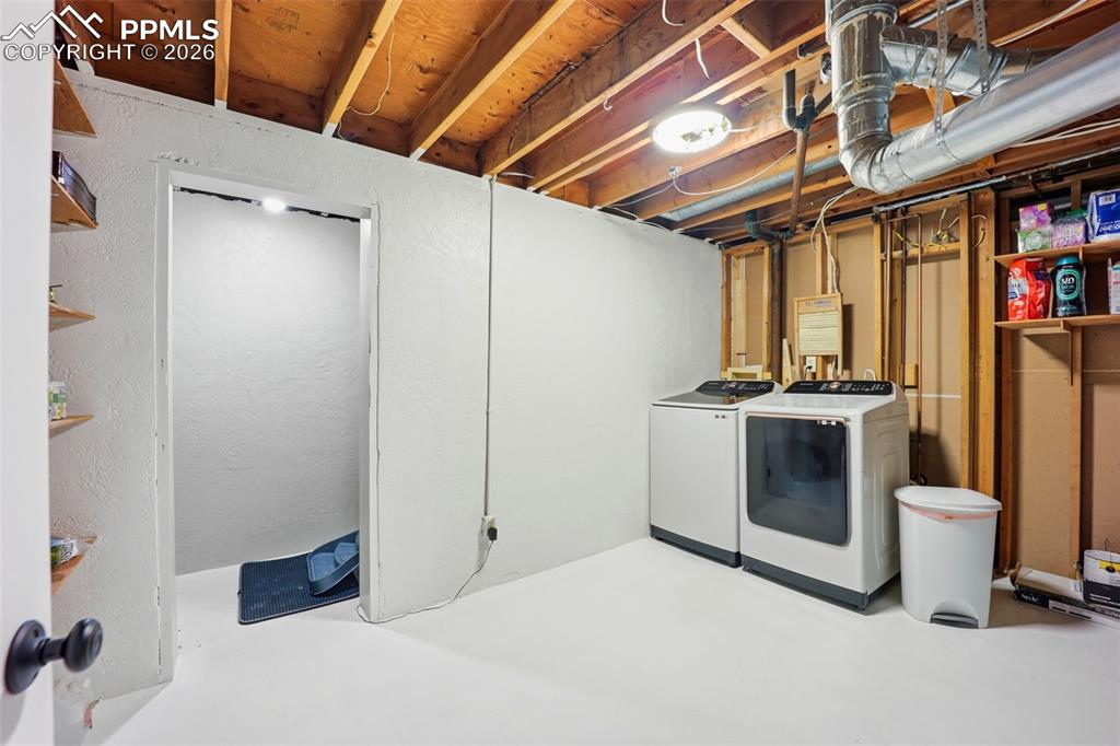 Image 23 of 42: Laundry