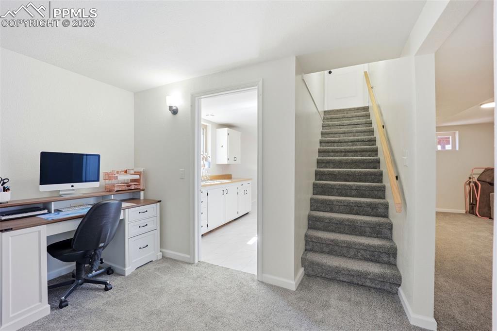 Image 30 of 42: Office