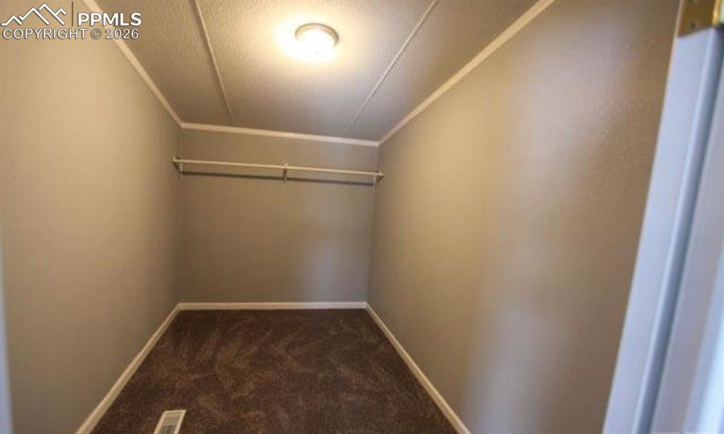 Image 8 of 12: Closet