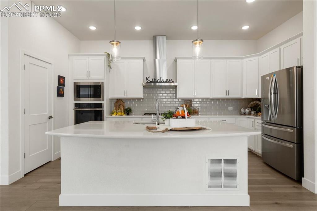 Image 12 of 29: Kitchen