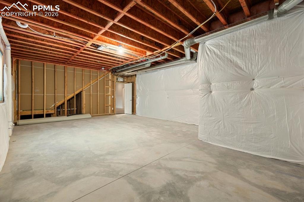 Image 25 of 29: Large Unfinished Space