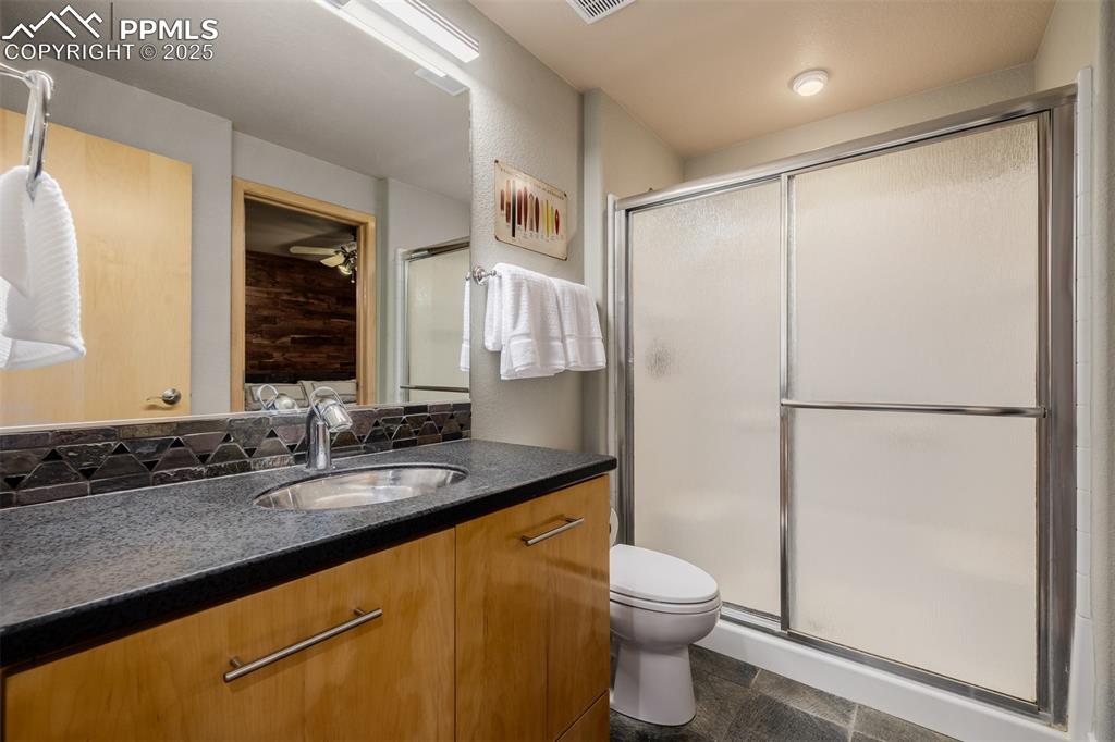 Image 50 of 50: Bathroom