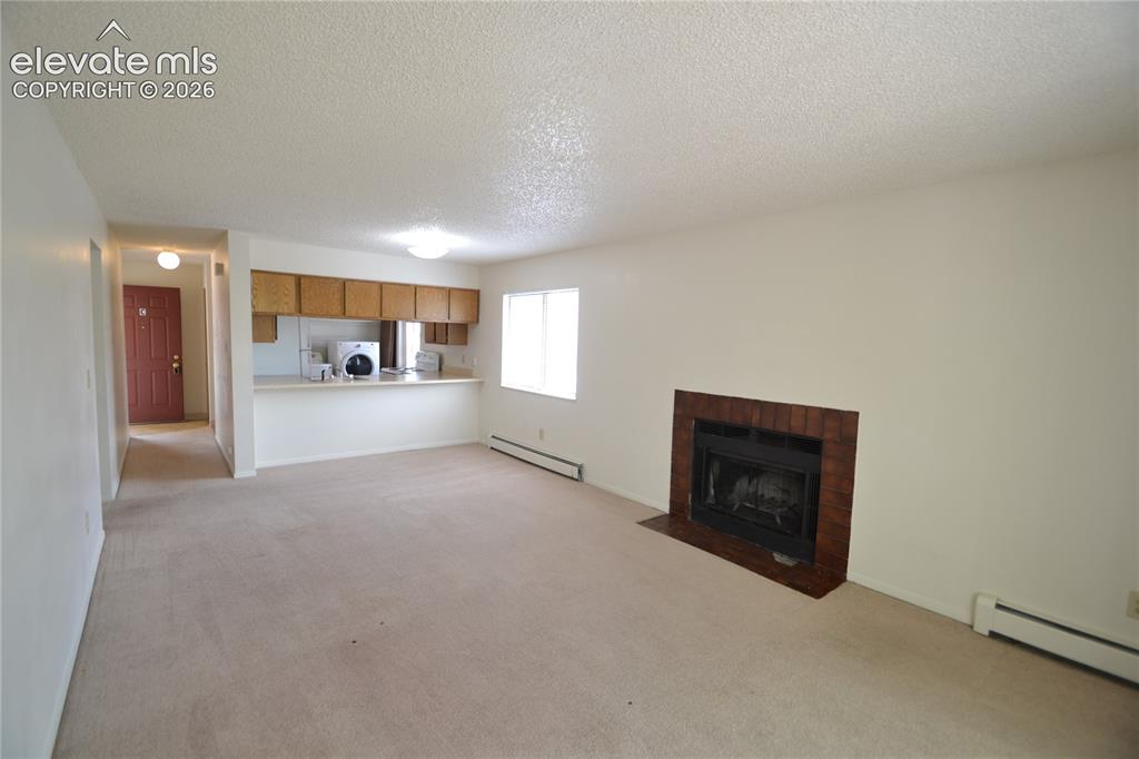 Image 12 of 31: Living Room