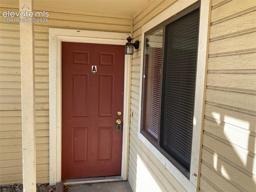 Image 16 of 31: Entry